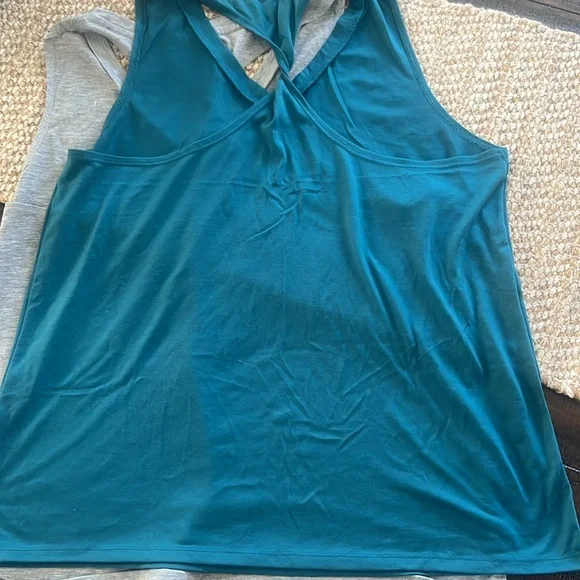 Old Navy active Tanks set of two - Picture 8 of 10